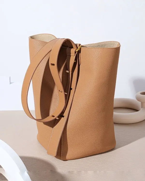 POZA BUCKET BAG (COW SKIN)