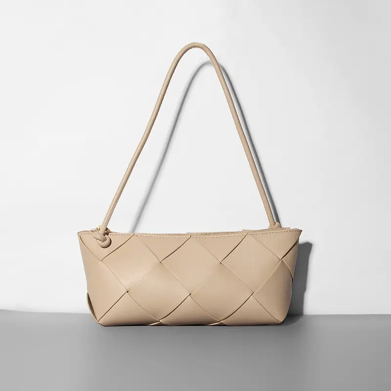 LUCA WOVEN SHOULDER BAG (SHEEP SKIN)