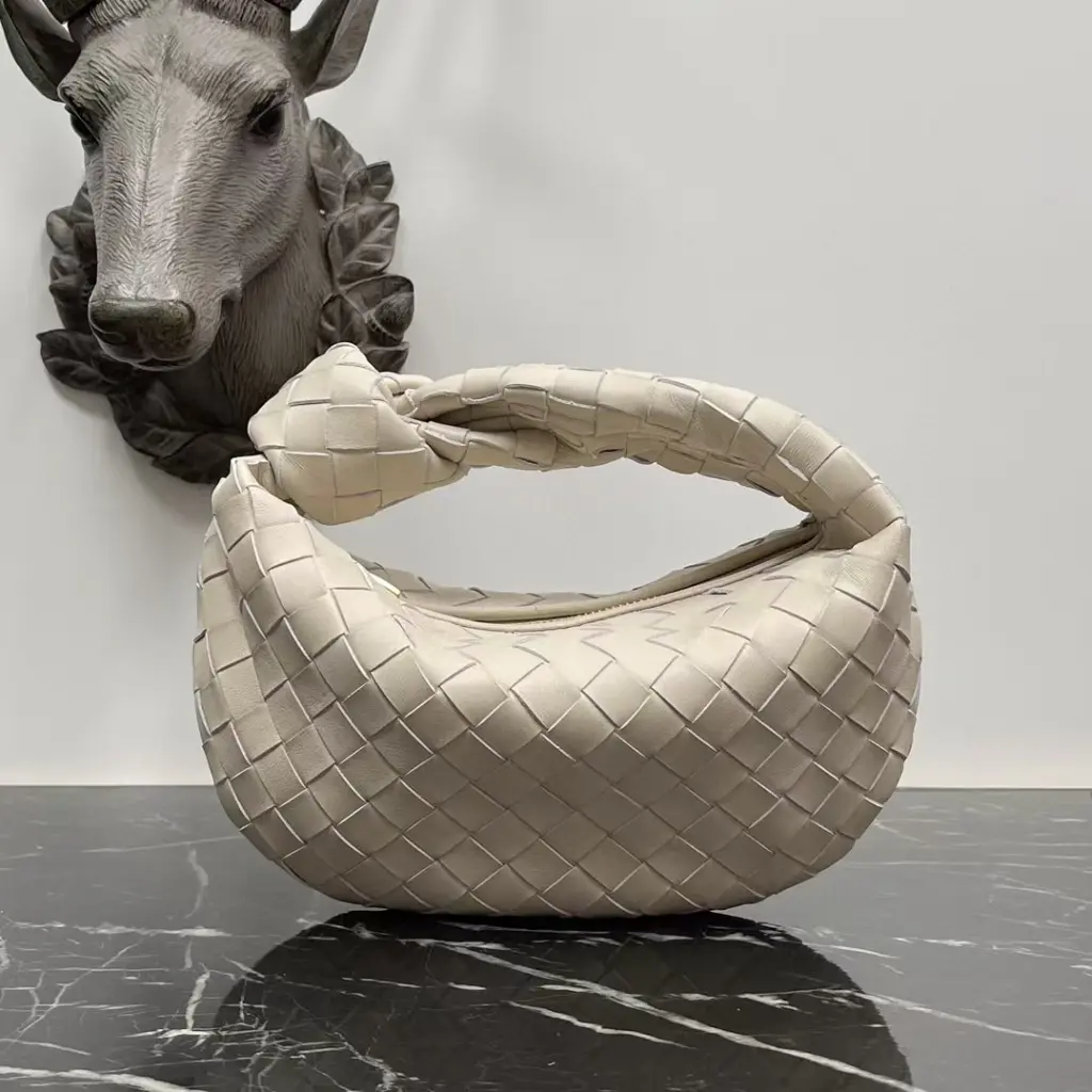 JADA WOVEN BAG (SHEEP SKIN)